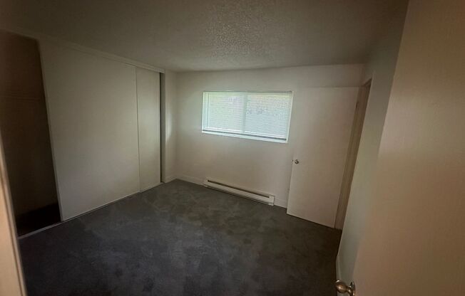 1 bed, 1 bath, 650 sqft, $1,475, Unit E206