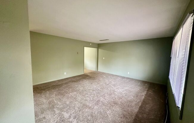 2 beds, 1 bath, $1,000