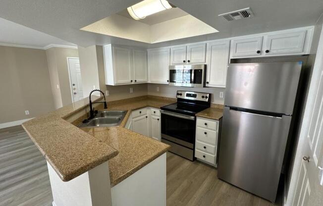 2 beds, 2 baths, 998 sqft, $1,600