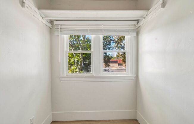 Studio, 1 bath, 275 sqft, $999, Unit 03
