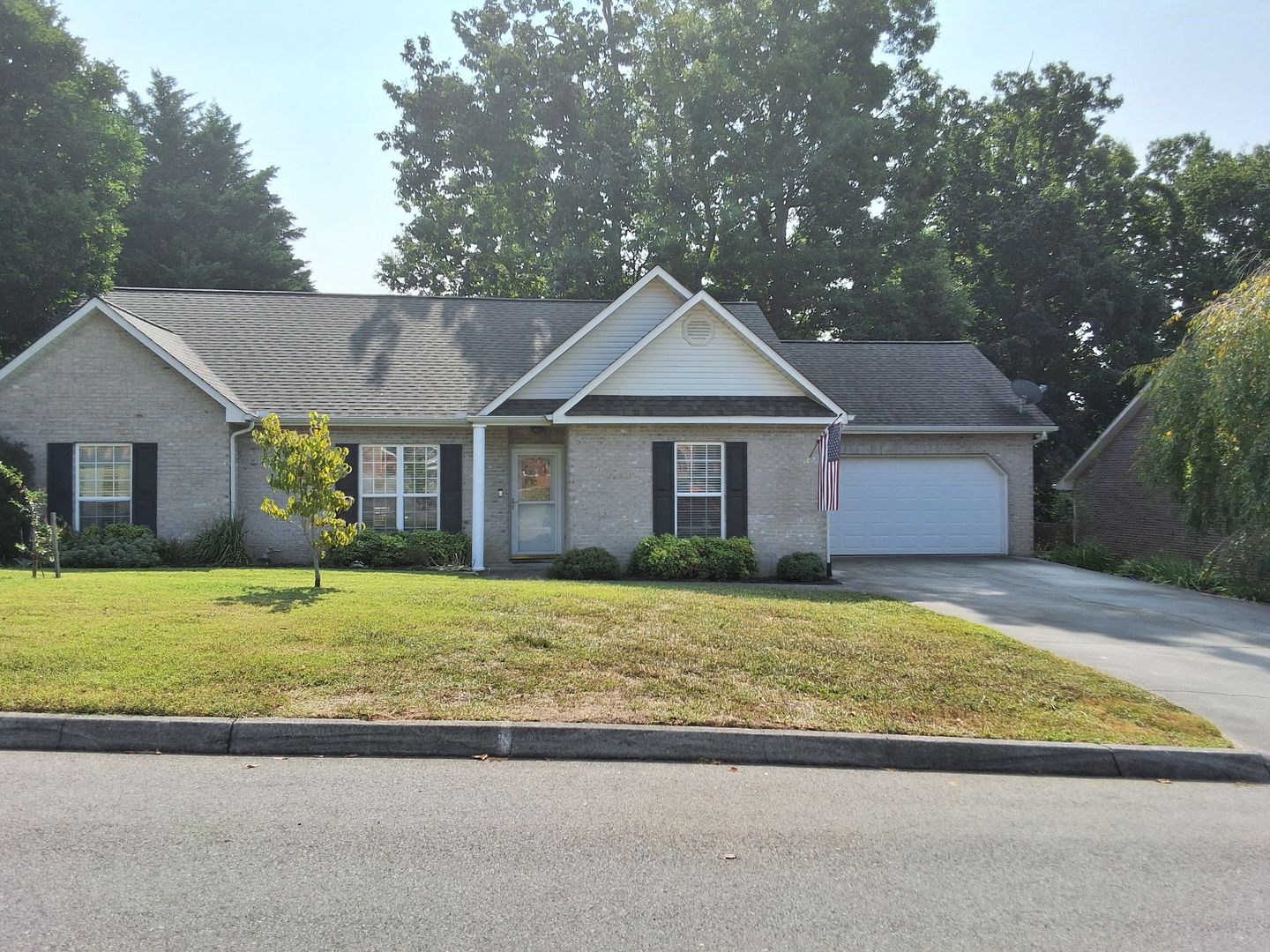 Knoxville 37938 - 3 bedroom, 2 bath home - Contact Sharon Arnwine (865) 313-7215