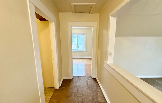 2 beds, 1 bath, $1,350, Unit A