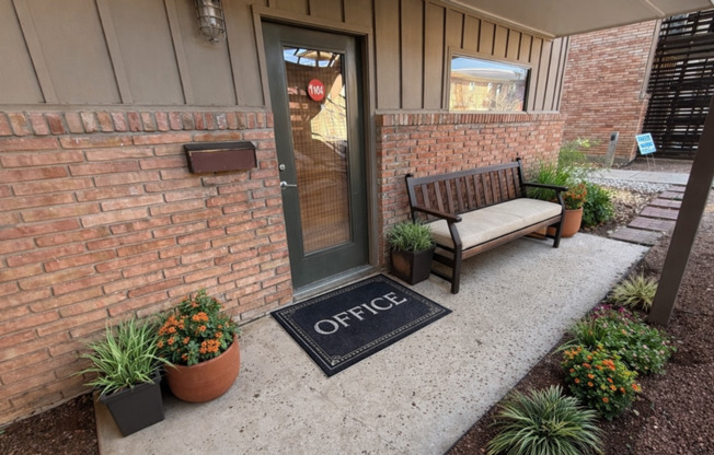 1 bed, 1 bath, 840 sqft, $1,200, Unit 7201