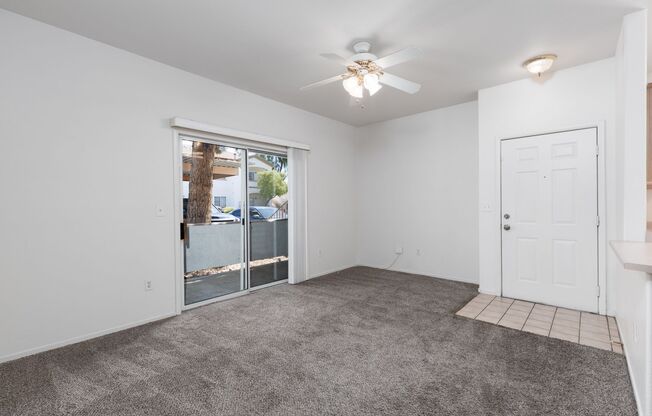 2 beds, 2 baths, $1,300, Unit Bldg 11