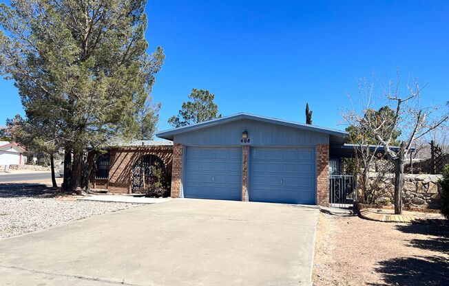 Charming 3 bedroom, 2 bath home in West  El Paso!