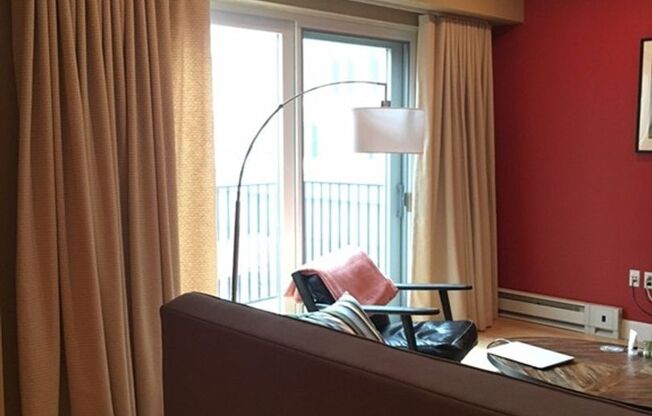 JUNE 1 - renovated 1 bedroom condo in Beacon Hill