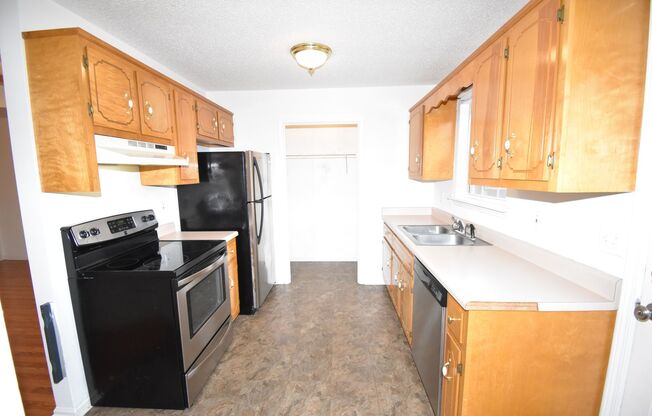 3 beds, 2 baths, $1,195