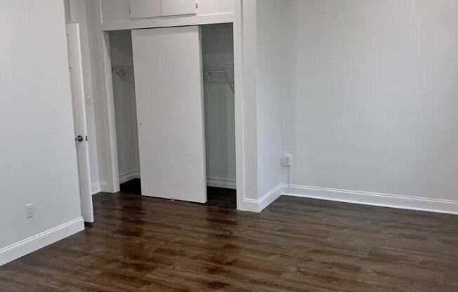 7026 6 AVE