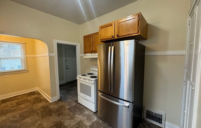 3 beds, 1 bath, 1,200 sqft, $1,495, Unit Unit A