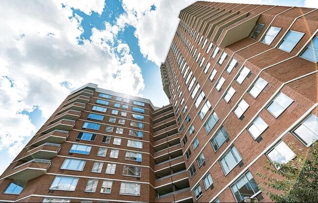 3 beds, 1.5 baths, 953 sqft, $7,220, Unit 10F