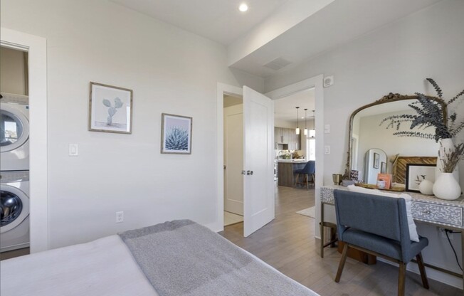 232 OLD COLONY AVE