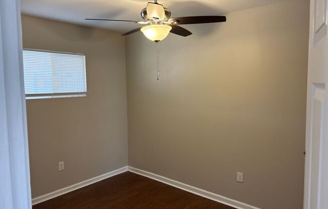 1 bed, 1 bath, 570 sqft, $895, Unit 2011-36