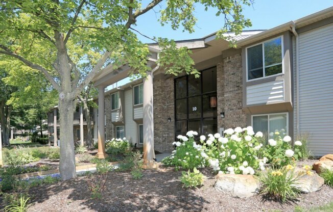 Garden Space at Edge At Farmington Hills - Farmington Hills, MI, Michigan, 48334