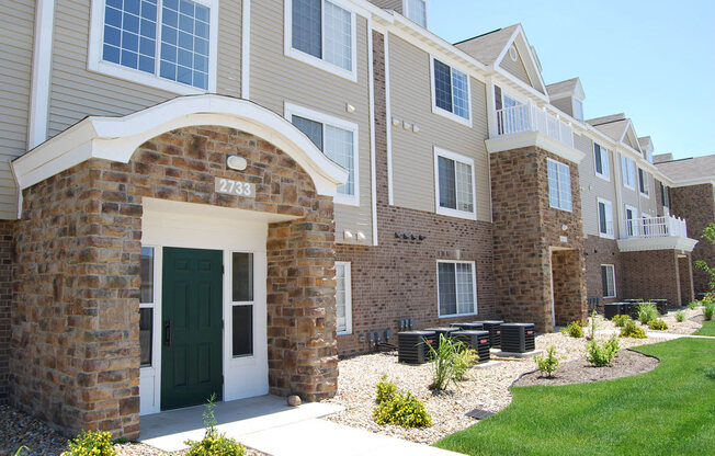 Professionally Maintained Apartments at Hunters Pond Apartment Homes, Champaign, 61820