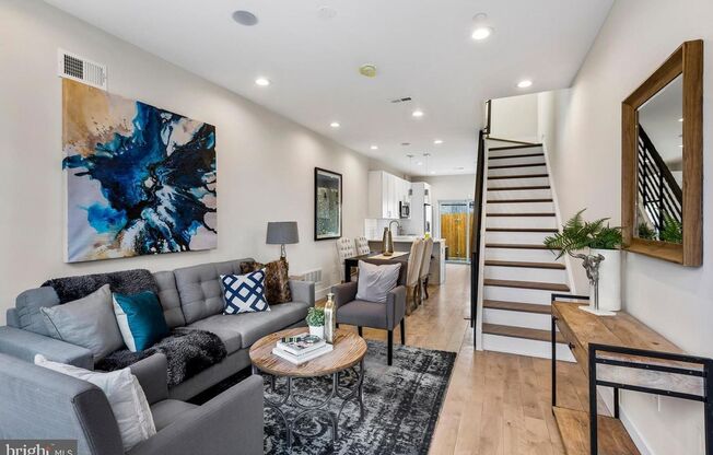 Four Bed West Kensington Townhome