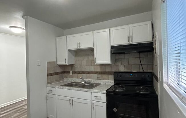 $500 OFF ON 1ST MONTH RENT!! $99.00 APPLICATION FEE!! ONLY ONE LEFT HURRY!!
