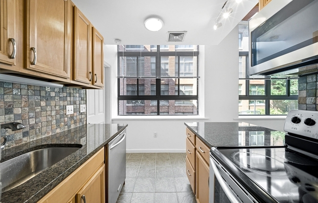 10 LINWOOD ST
