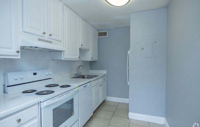 1 bed, 1 bath, 624 sqft, $1,025, Unit M5703A (1X1S)