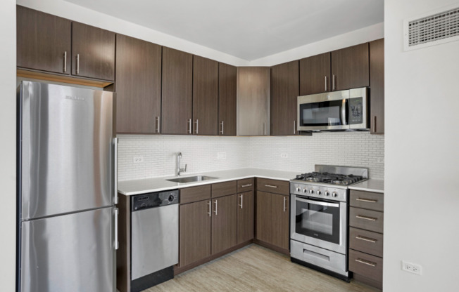 177 W SUPERIOR ST