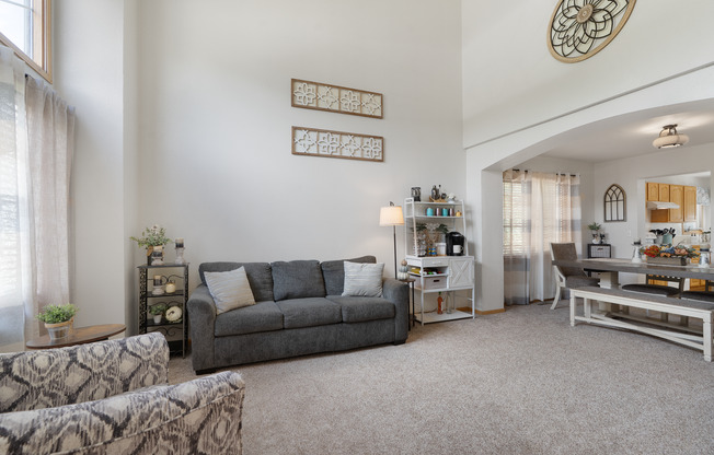 Beautiful 4 Bedroom House with Office