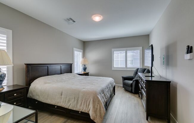 Luxury Fully Furnished 2Bed/2.5Bath Townhome in Gated Community