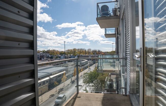 2 beds, 2 baths, 1,000 sqft, $2,225, Unit 4730-403