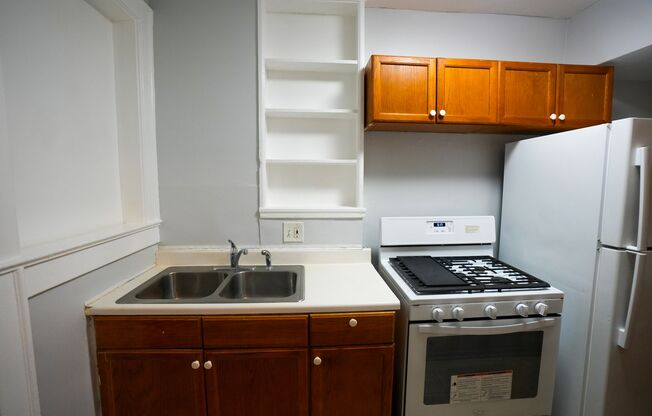 3 beds, 1 bath, $3,872, Unit 1