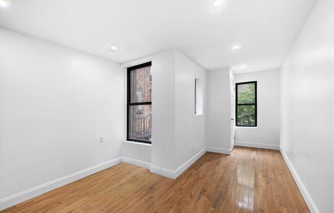 772 9 AVE