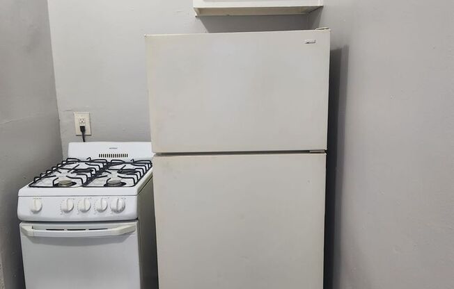 Studio, 1 bath, 400 sqft, $1,200, Unit 624