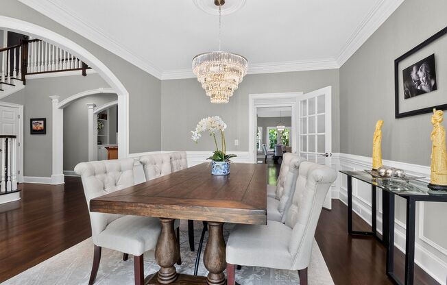 4 beds, 3.5 baths, $6,300