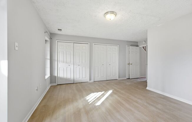 Updated 3 BR/2.5 BA Townhome in Dorsey Hall!