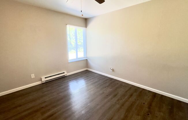 2 beds, 1 bath, $1,025, Unit 110