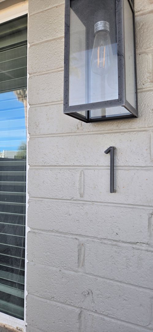 Newly Remodeled Single Story 2-Bed 1-Bath Apartment