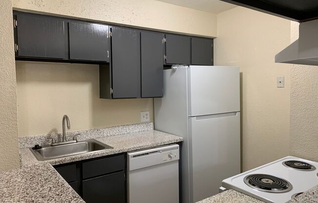 1 bed, 1 bath, 703 sqft, $875, Unit 2122