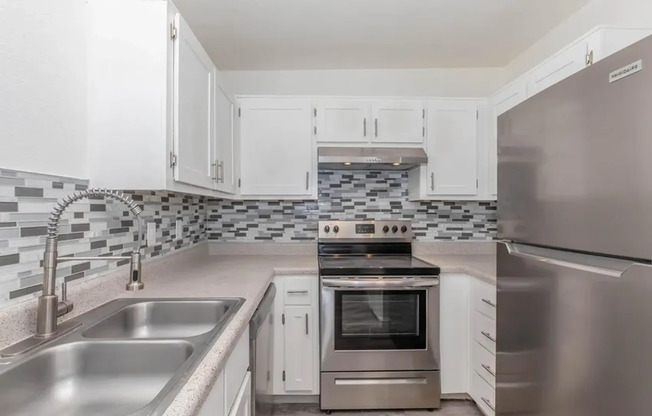 2 beds, 2 baths, 750 sqft, $1,075, Unit 226
