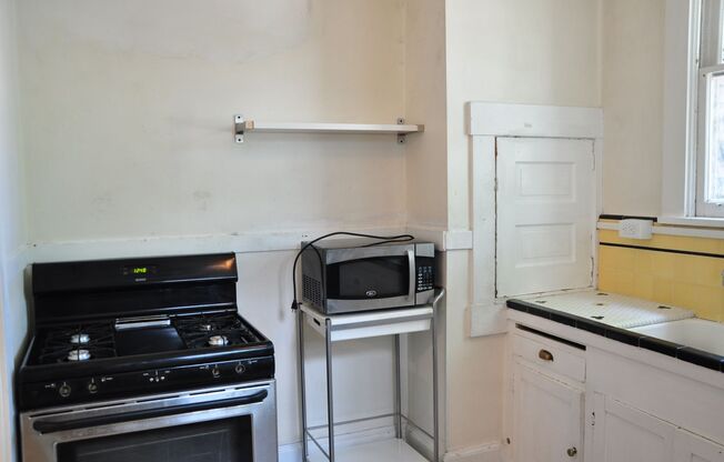 1 bed, 1 bath, $1,095, Unit # 26