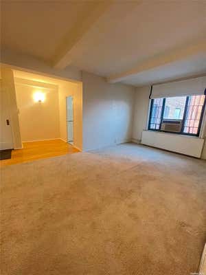 2 beds, 1 bath, $2,300