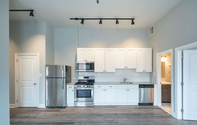 635 W. Girard Avenue