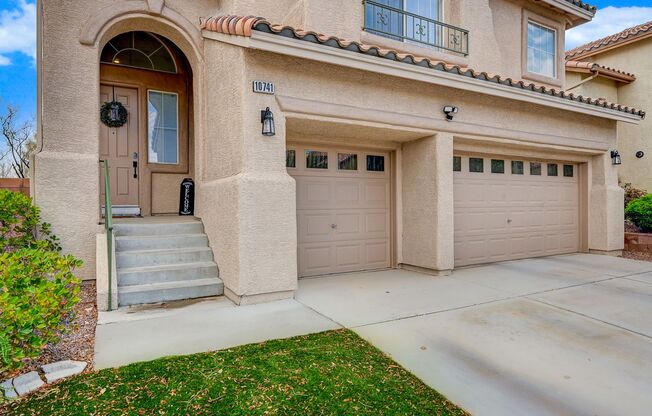 Gorgeous 3 bedroom 2.5 bath split level home in Summerlin!