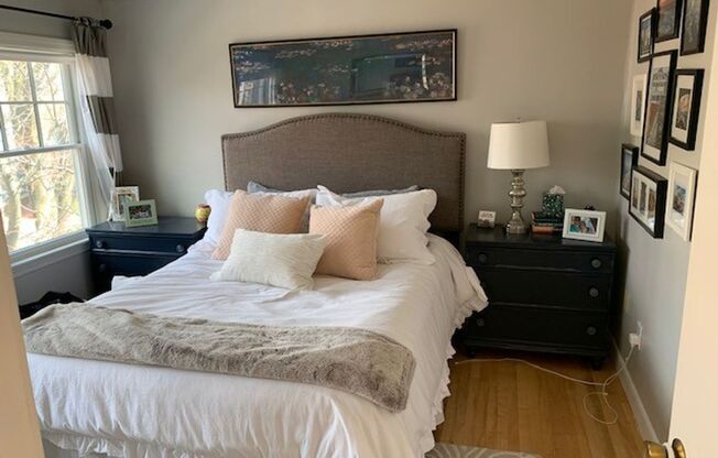 1 Bed 1 Bath condo in the Gaslight District. Roof Deck!!
