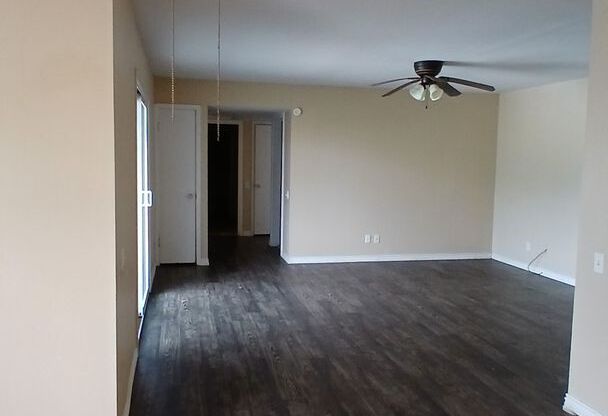 2 beds, 1.5 baths, $900, Unit F203