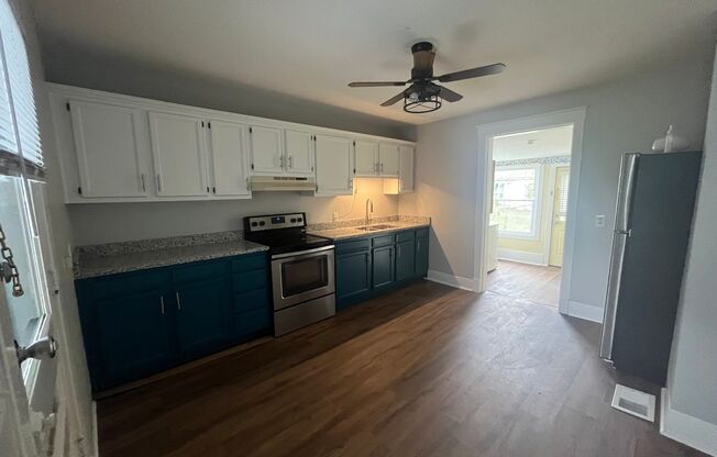 2 beds, 1 bath, $1,700