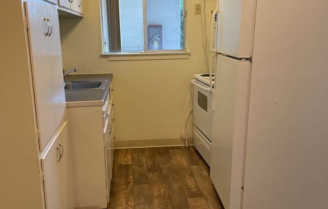 1 bed, 1 bath, 490 sqft, $1,595, Unit 4