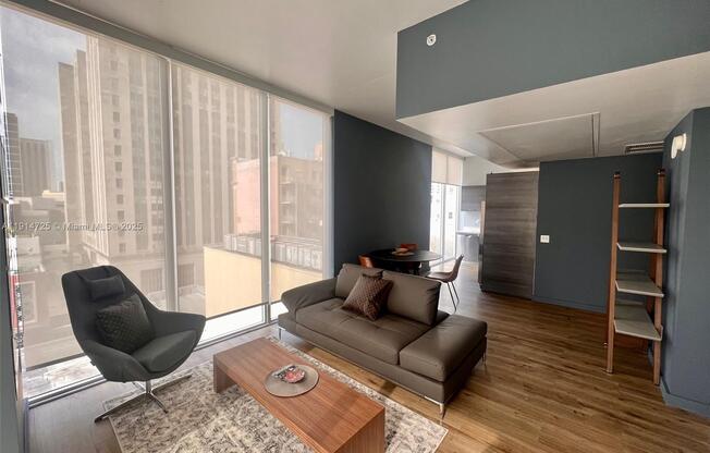 151 SE 1 St.