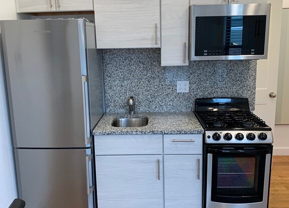 Studio, 1 bath, 999 sqft, $1,550, Unit 15