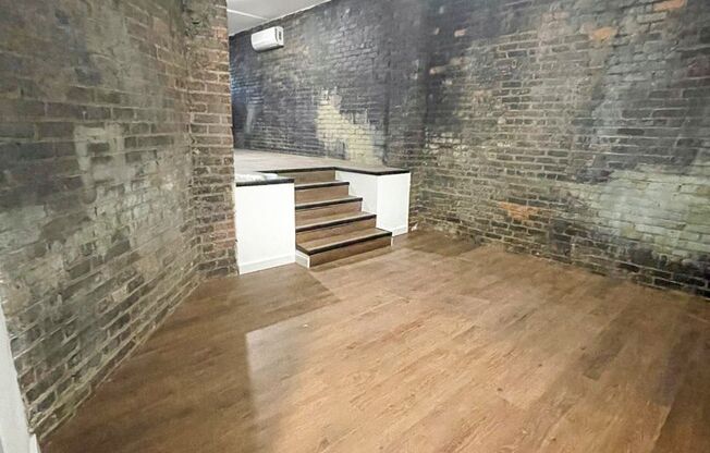 1 bed, 1 bath, 525 sqft, $1,475, Unit House