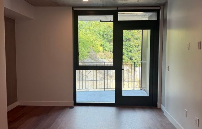 Studio, 1 bath, 362 sqft, $2,300, Unit 410