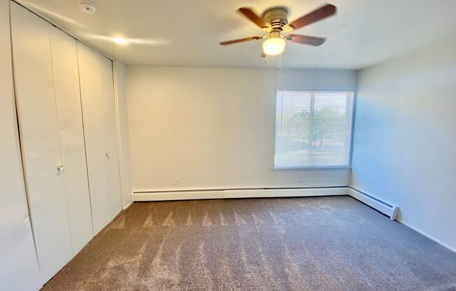 2 beds, 1 bath, 1,000 sqft, $1,295, Unit 301