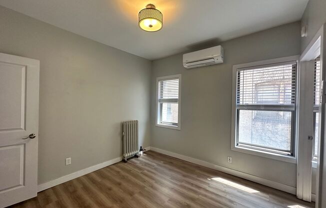 1 bed, 1 bath, 430 sqft, $1,100, Unit 303