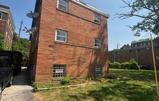 No security Deposit - Studio Apt near Shaker Sq Cash pay/Section 8